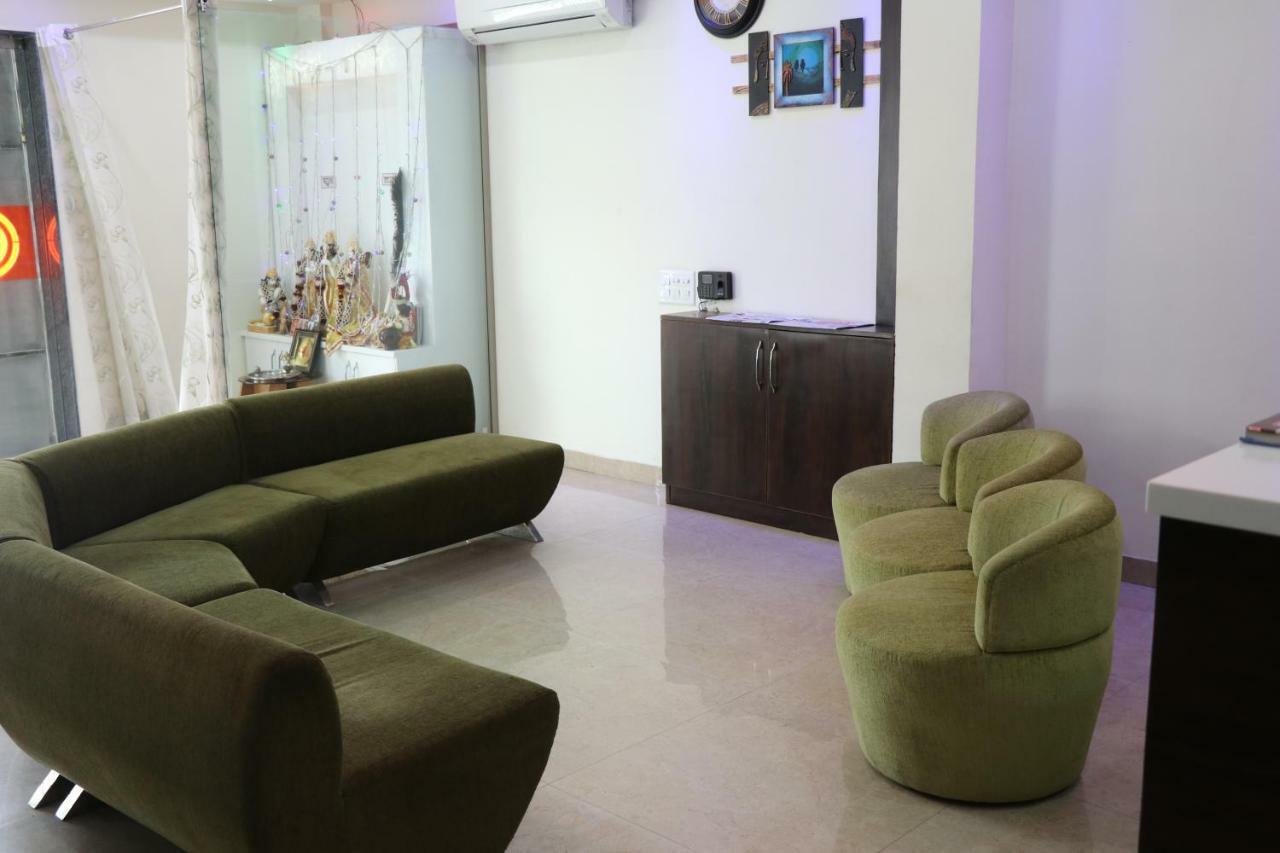 Hotel S.R. Residency à Zirakpur Extérieur photo