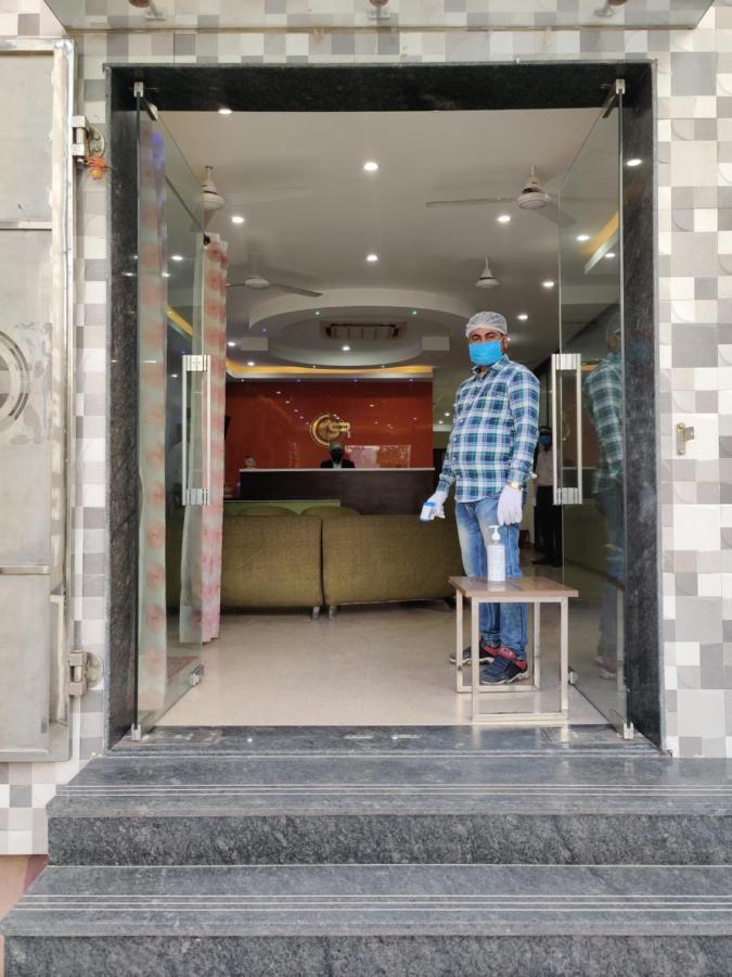 Hotel S.R. Residency à Zirakpur Extérieur photo